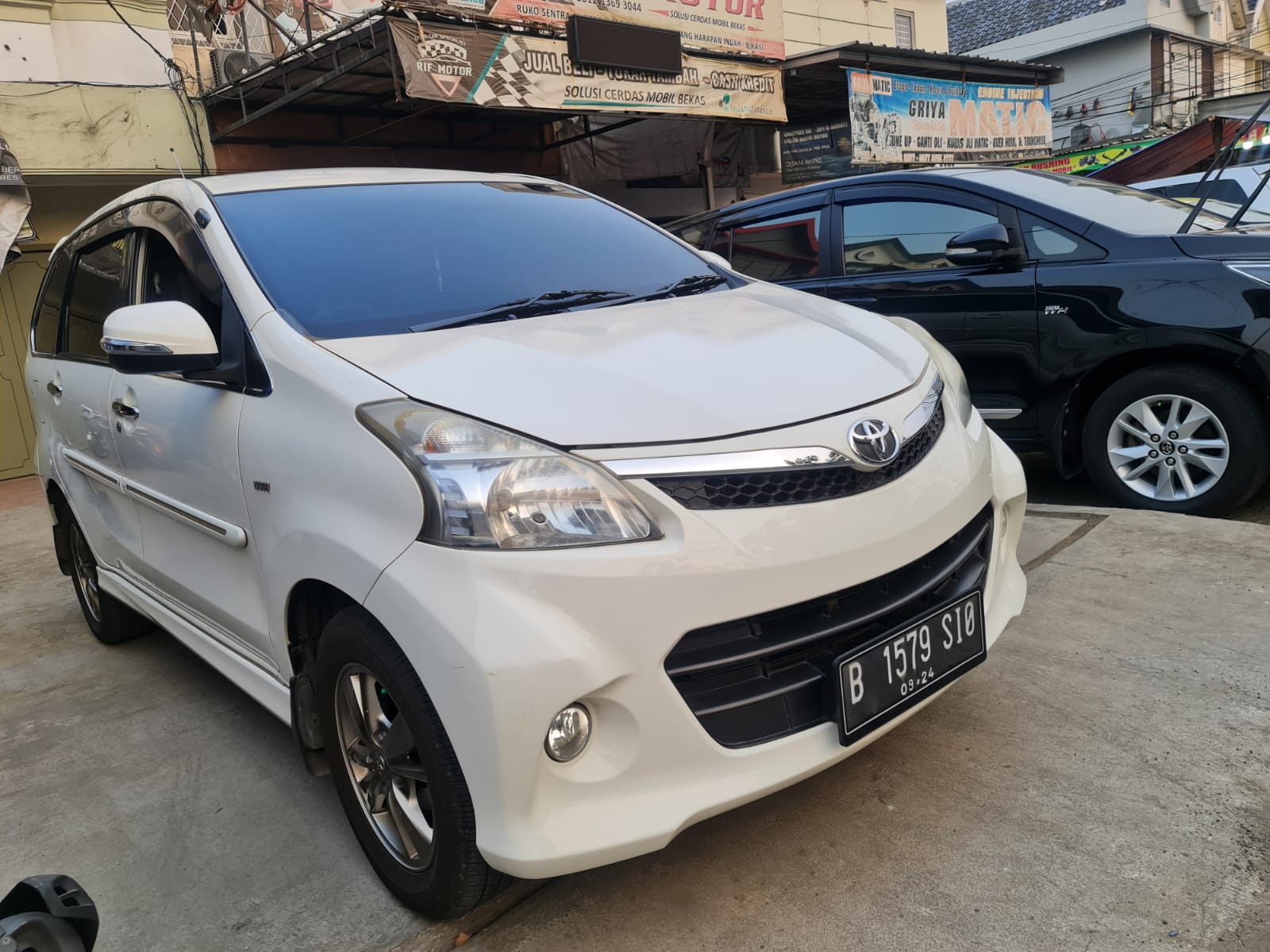 2014 Toyota Avanza Veloz  1500 VELOZ A/T LUX 2014 Toyota Avanza Veloz  1500 VELOZ A/T LUX