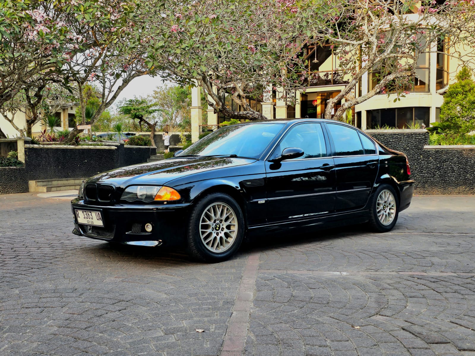 2001 BMW 3 Series Sedan  325iat 325iat tua
