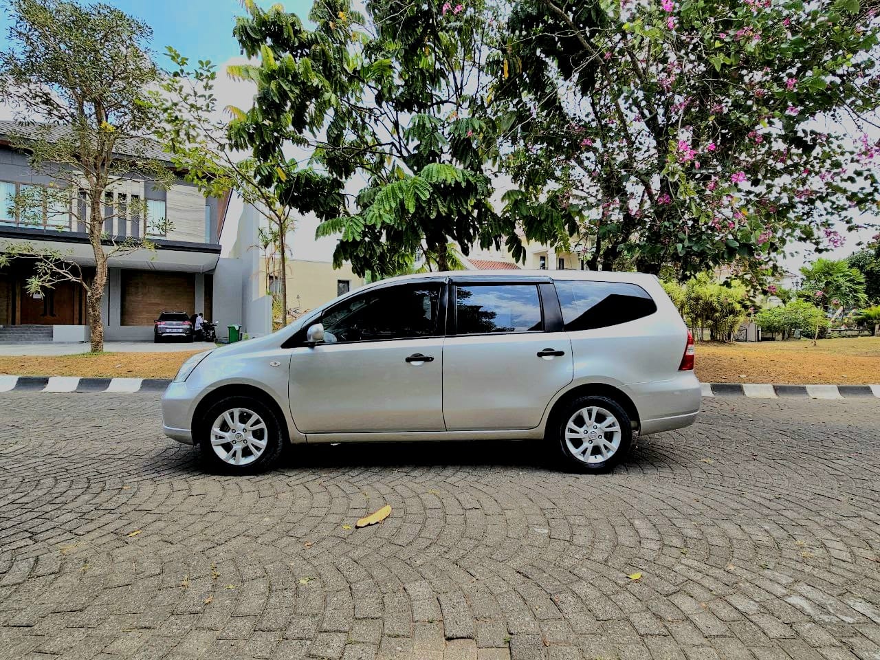 2013 Nissan Grand Livina 2013 Nissan Grand Livina