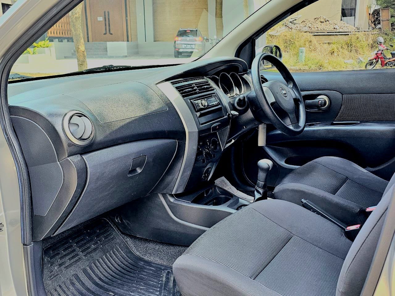 2013 Nissan Grand Livina 2013 Nissan Grand Livina