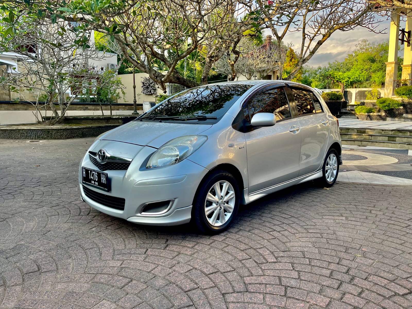 2012 Toyota Yaris 2012 Toyota Yaris