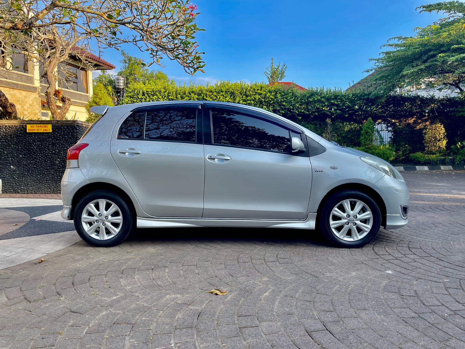 2012 Toyota Yaris 2012 Toyota Yaris