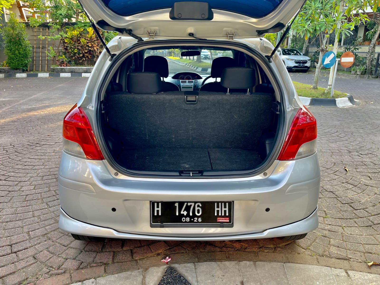 2012 Toyota Yaris 2012 Toyota Yaris