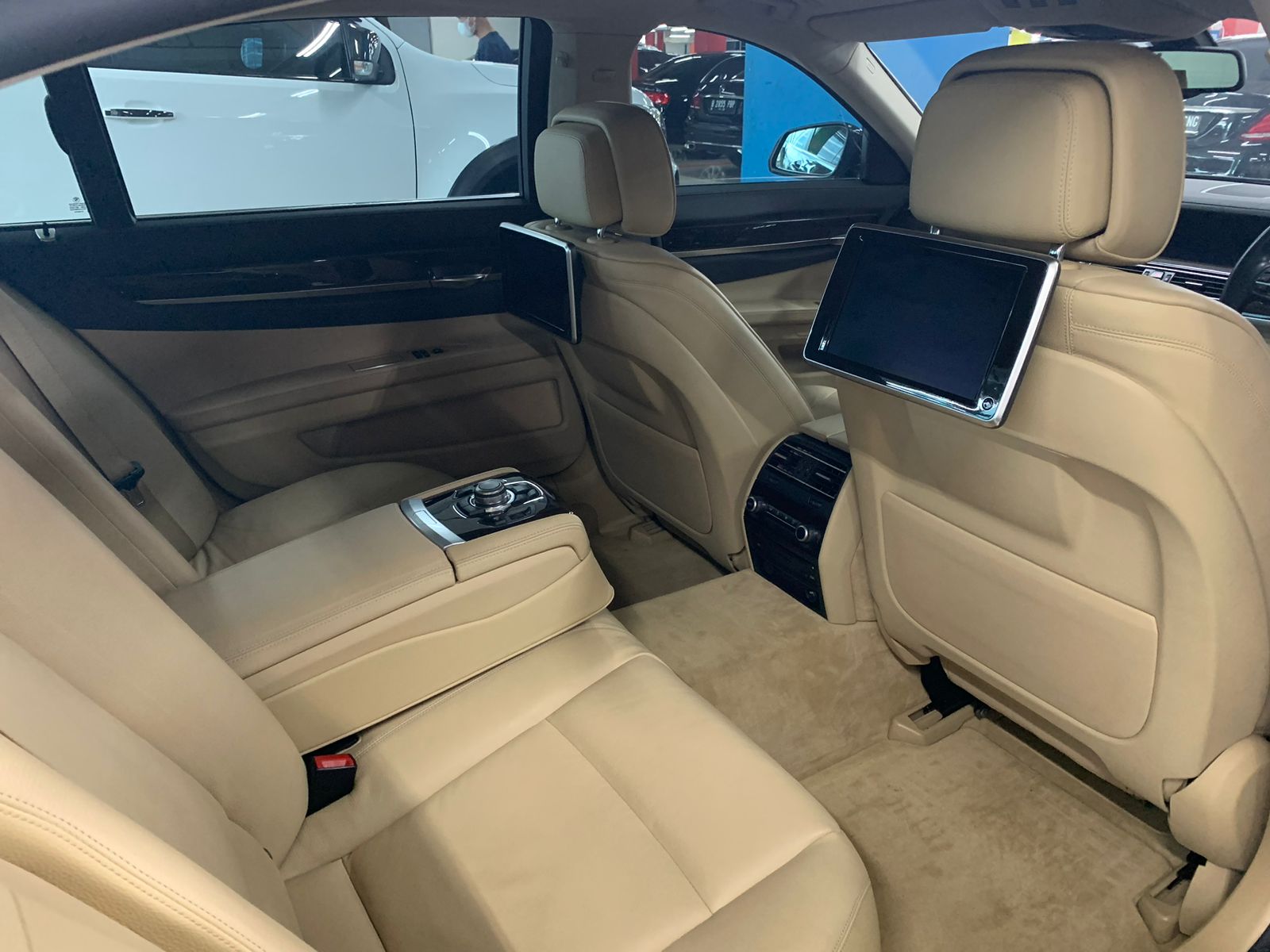 2013 BMW 7 Series Sedan 2013 BMW 7 Series Sedan