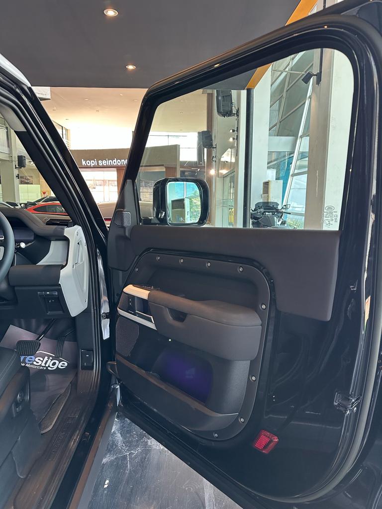 2023 Land Rover Defender 90 2023 Land Rover Defender 90