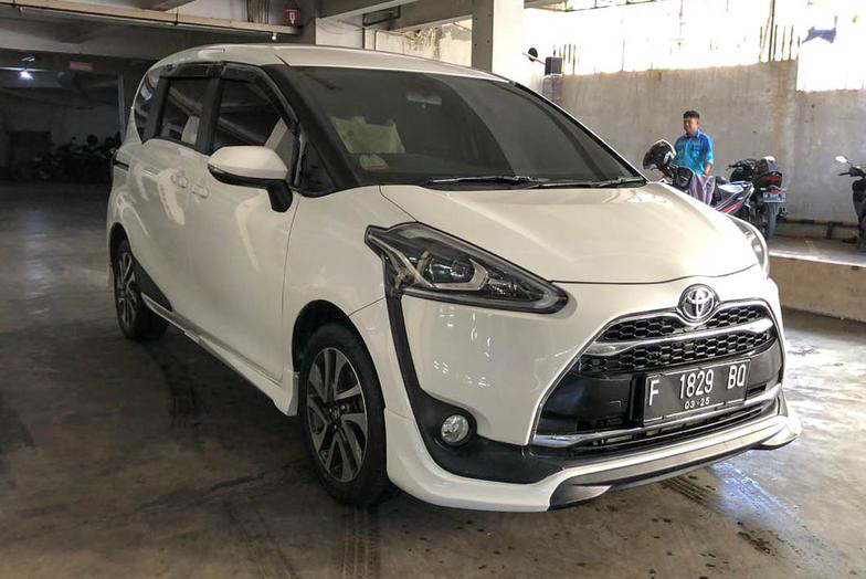 2017 Toyota Sienta 2017 Toyota Sienta