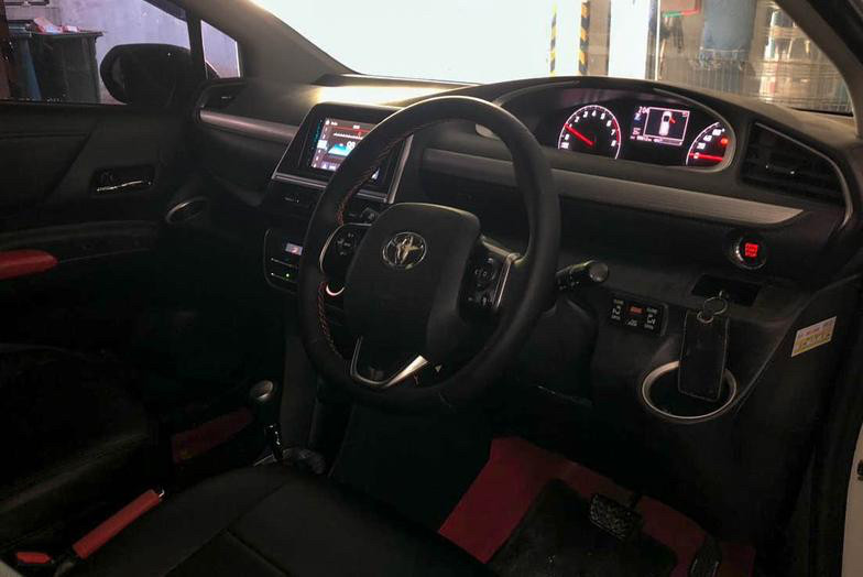 2017 Toyota Sienta 2017 Toyota Sienta