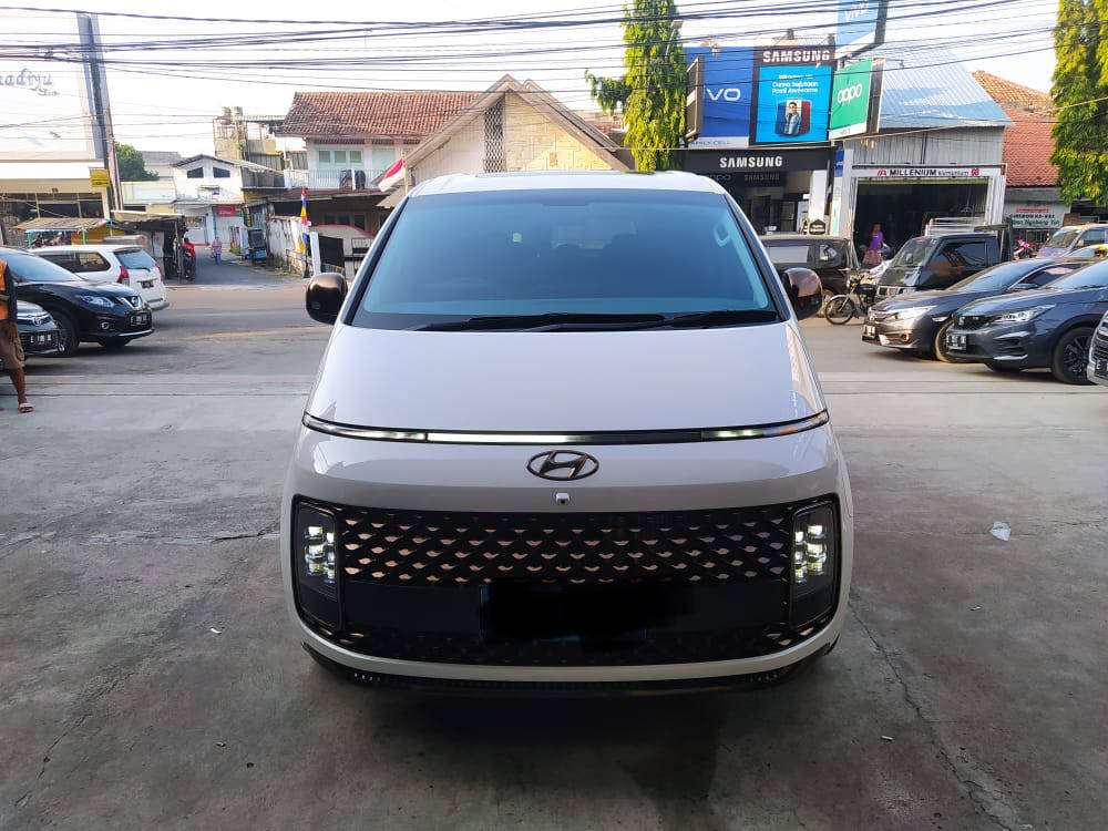 Used 2022 Hyundai Staria Signature 9 Signature 9