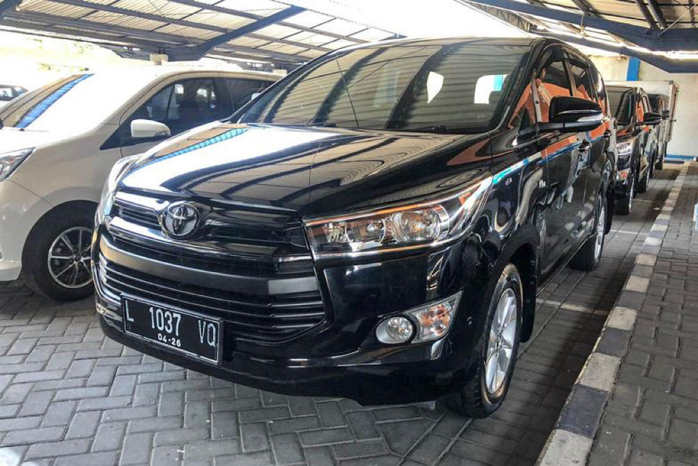 2016 Toyota Kijang Innova REBORN 2.0 V AT REBORN 2.0 V AT bekas