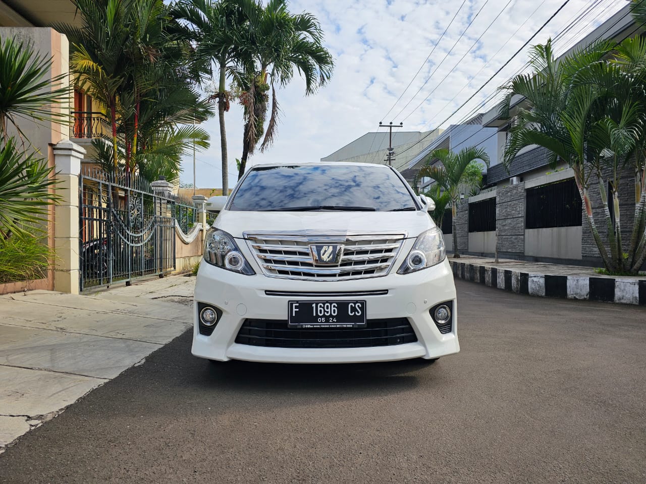 2014 Toyota Alphard Bekas 2014 Toyota Alphard Bekas