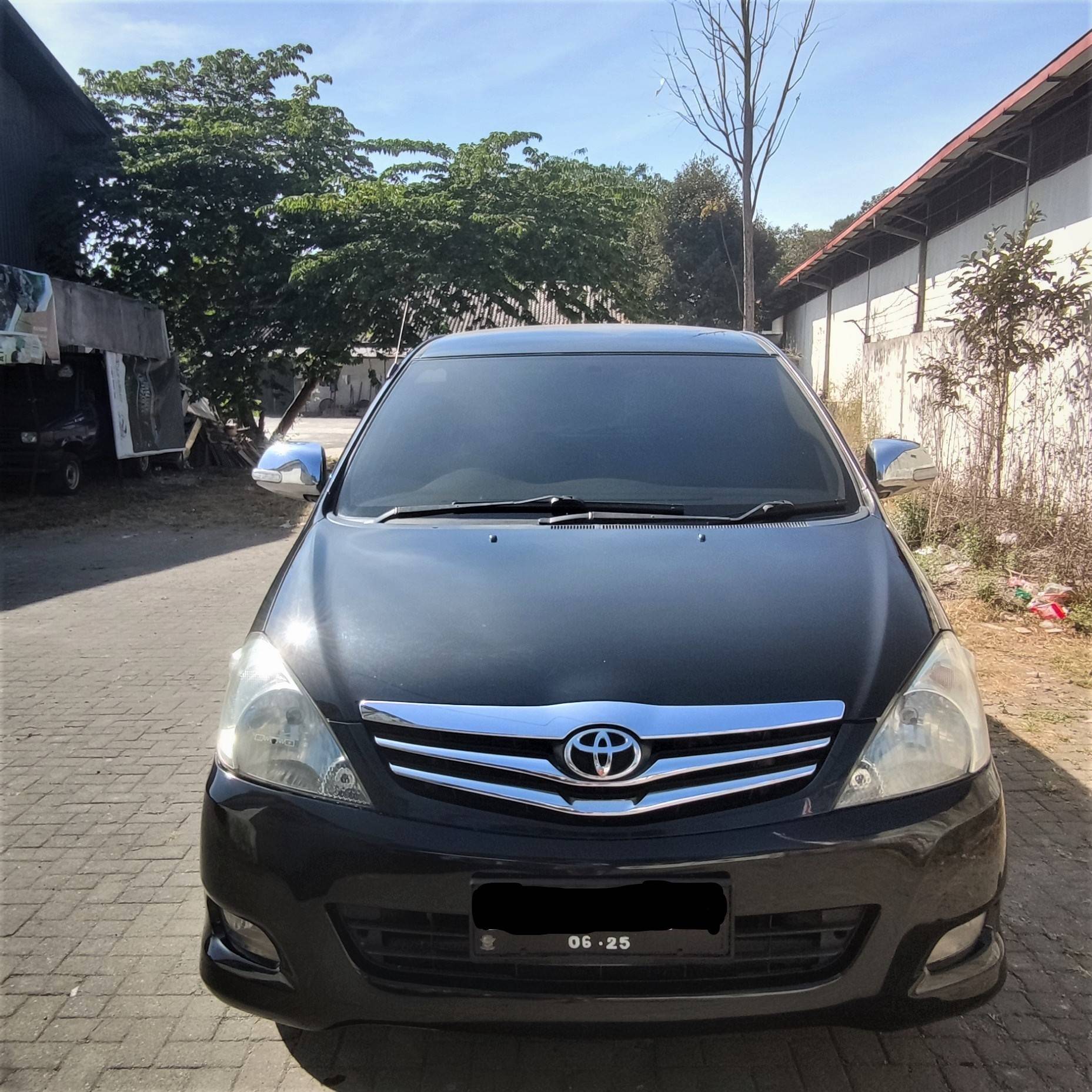 2010 Toyota Kijang Innova 2010 Toyota Kijang Innova