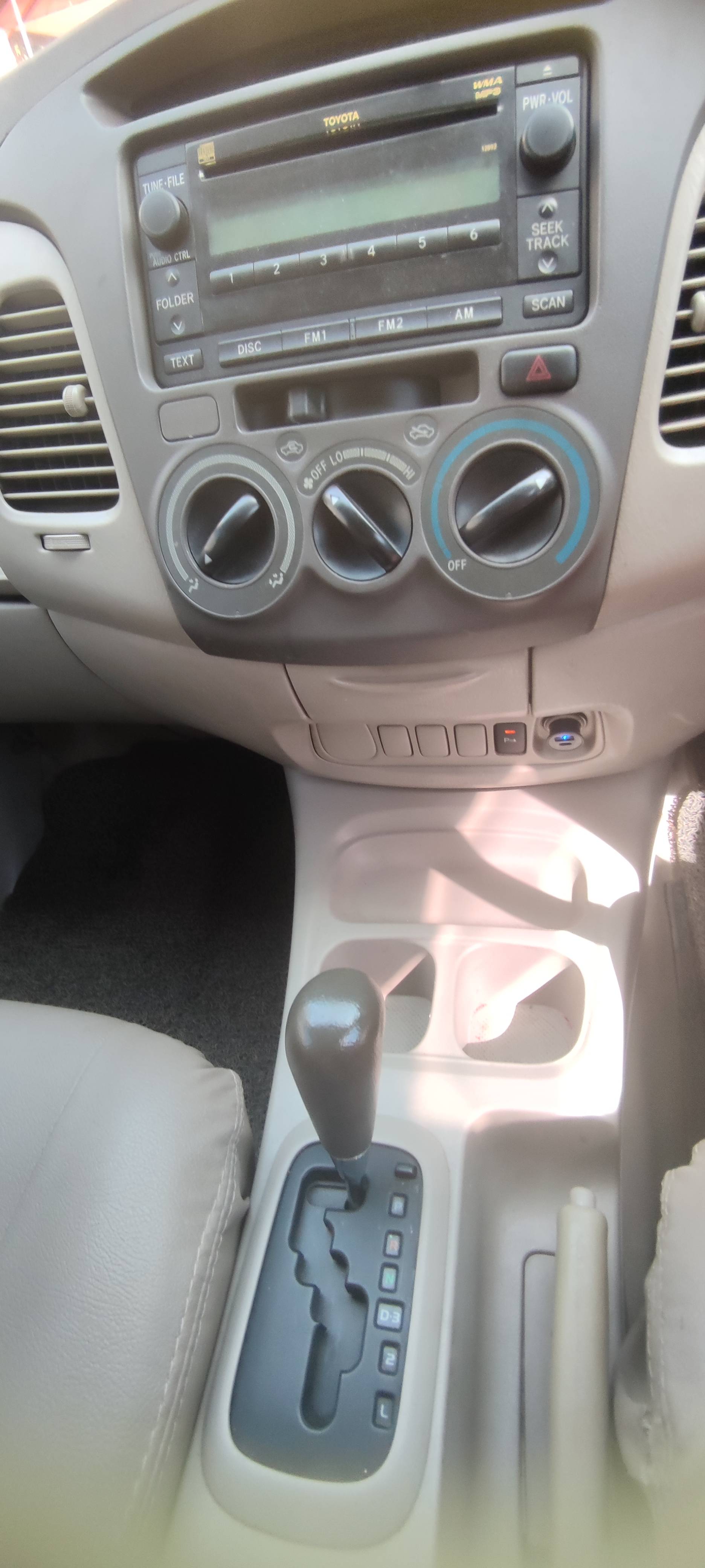 2010 Toyota Kijang Innova 2010 Toyota Kijang Innova