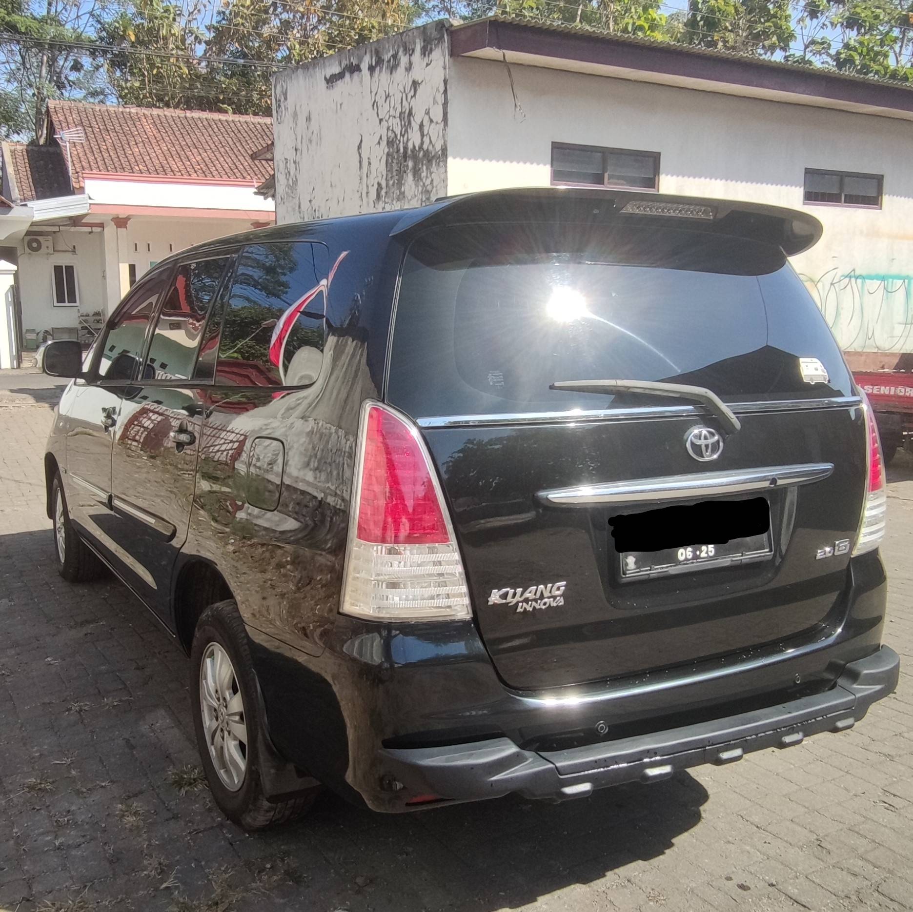 2010 Toyota Kijang Innova 2010 Toyota Kijang Innova