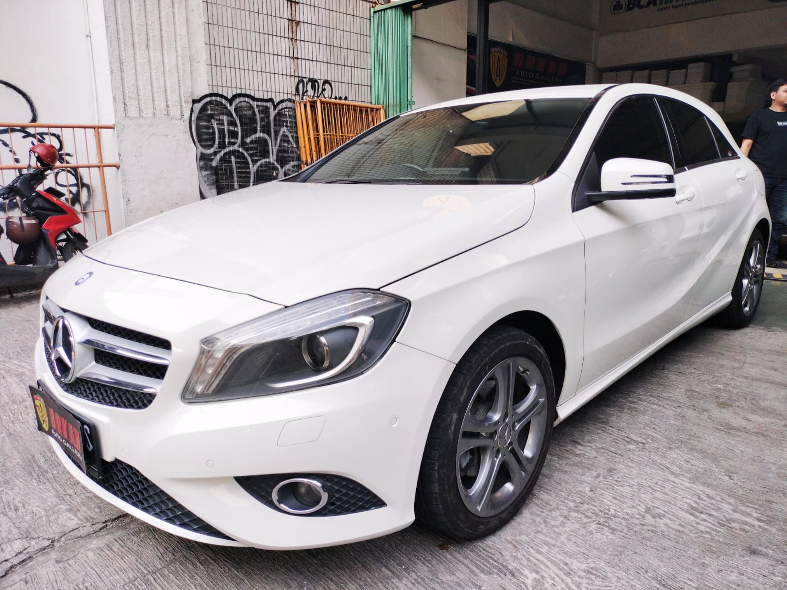Dijual 2014 Mercedes Benz A-Class 200 URBAN 200 URBAN Bekas