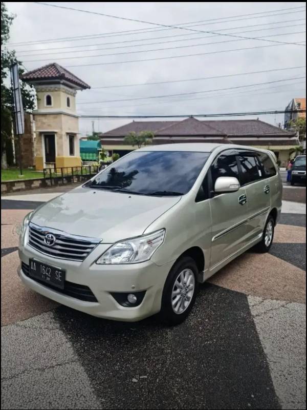 2012 Toyota Kijang Innova 2.0 V AT 2.0 V AT tua
