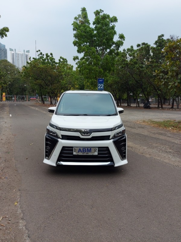 2018 Toyota Voxy