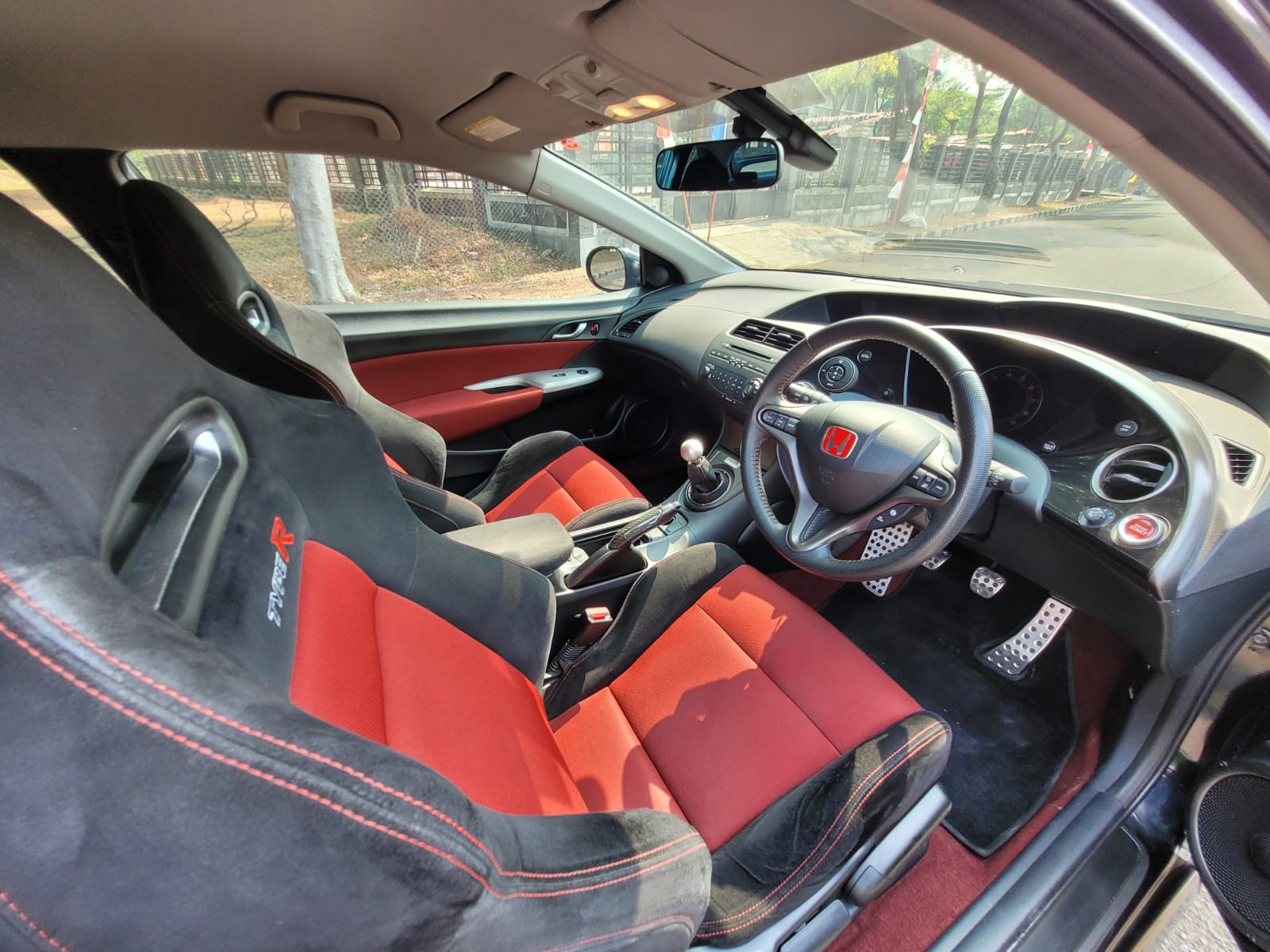 2007 Honda Civic Type R 6-Speed MT 2007 Honda Civic Type R 6-Speed MT