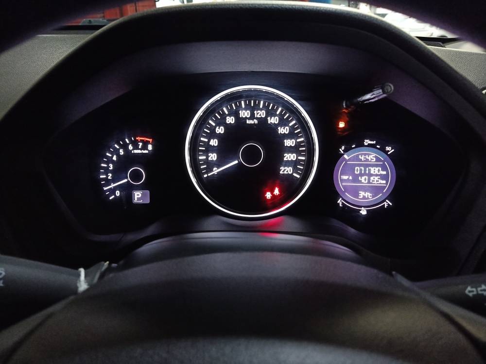 2015 Honda HRV  1.5L E CVT 1.5L E CVT tua