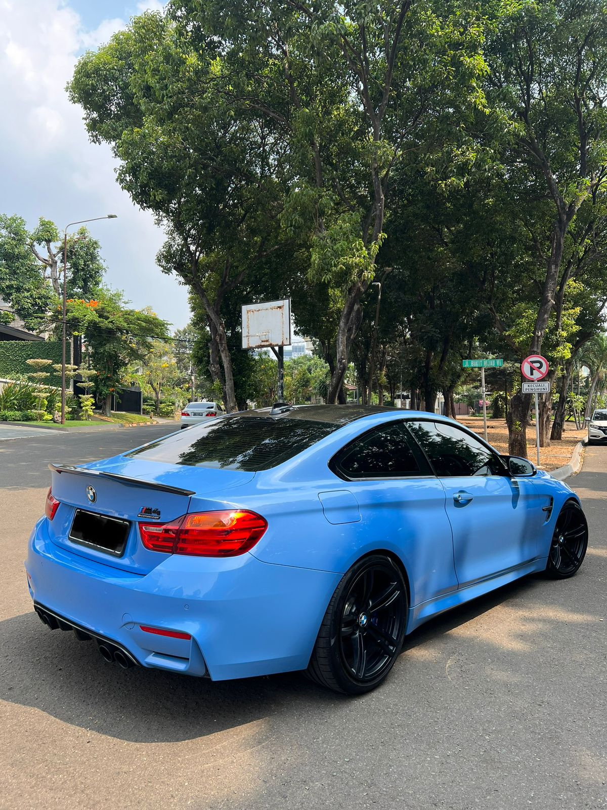 2015 BMW M4 Coupe  3.0 L AT 2015 BMW M4 Coupe  3.0 L AT