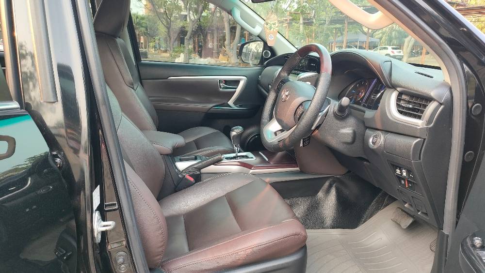 Dijual 2016 Toyota Fortuner 2.4 VRZ AT 2.4 VRZ AT Bekas
