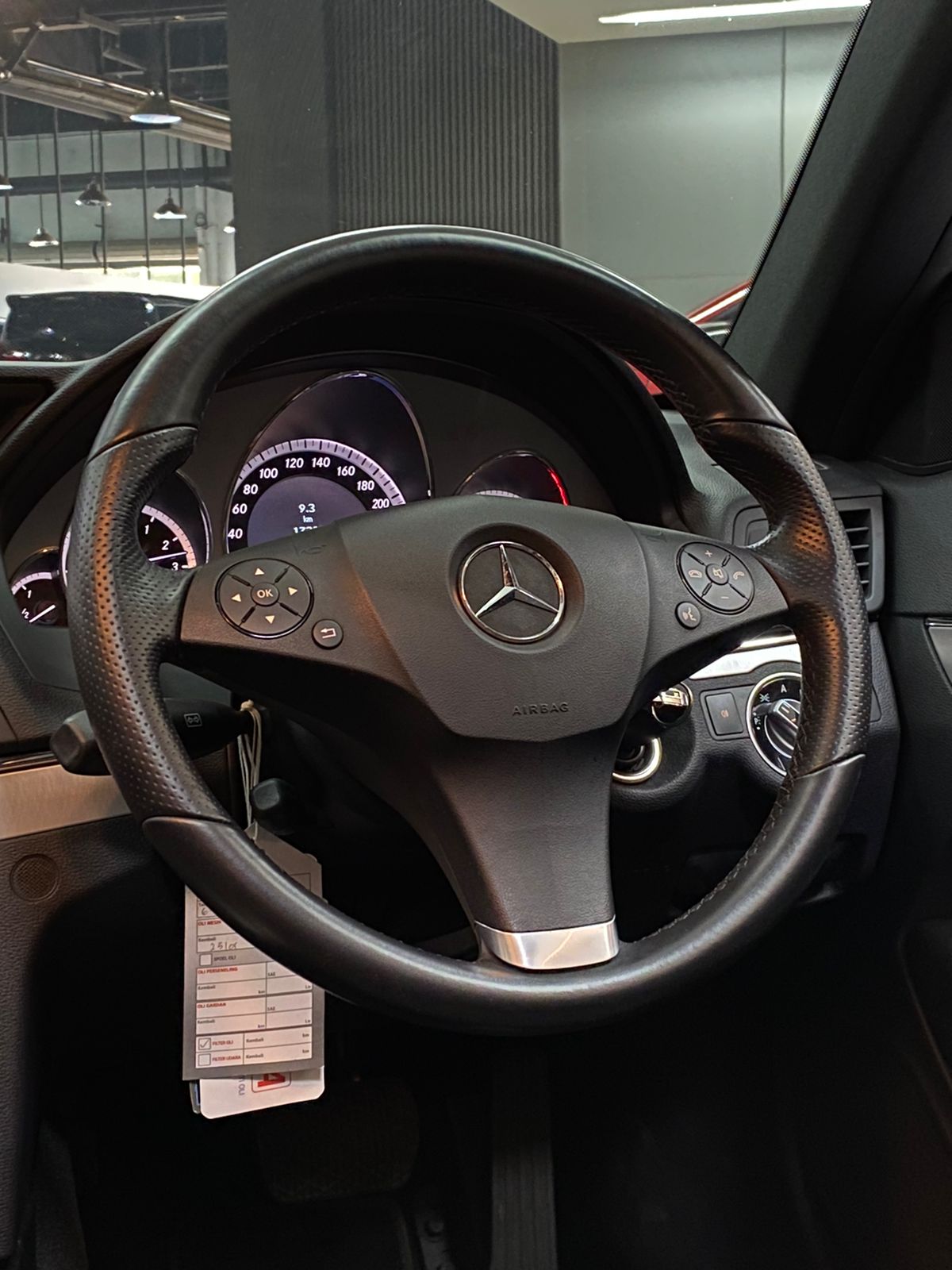 2011 Mercedes Benz E-Class  E 200 Coupe AMG Line 2011 Mercedes Benz E-Class  E 200 Coupe AMG Line