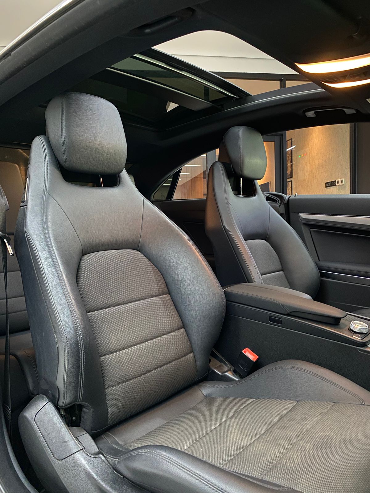 2011 Mercedes Benz E-Class  E 200 Coupe AMG Line 2011 Mercedes Benz E-Class  E 200 Coupe AMG Line