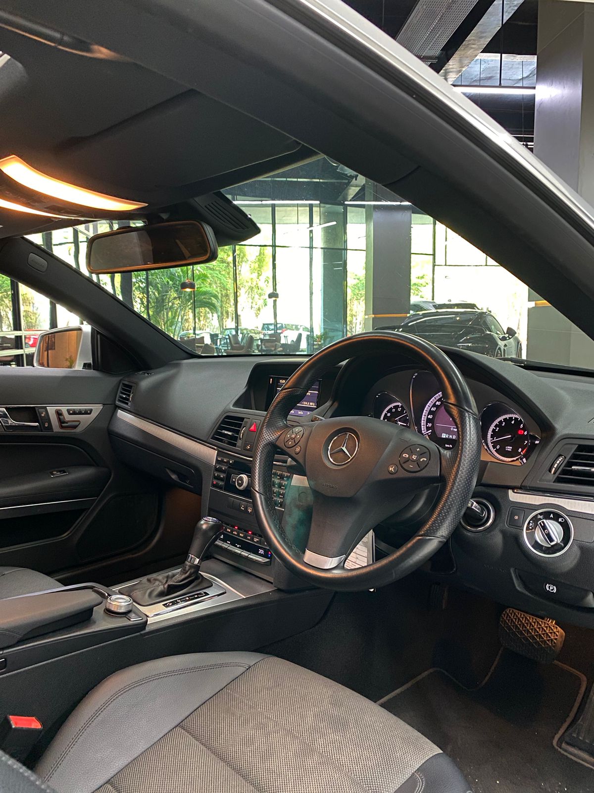 2011 Mercedes Benz E-Class  E 200 Coupe AMG Line 2011 Mercedes Benz E-Class  E 200 Coupe AMG Line