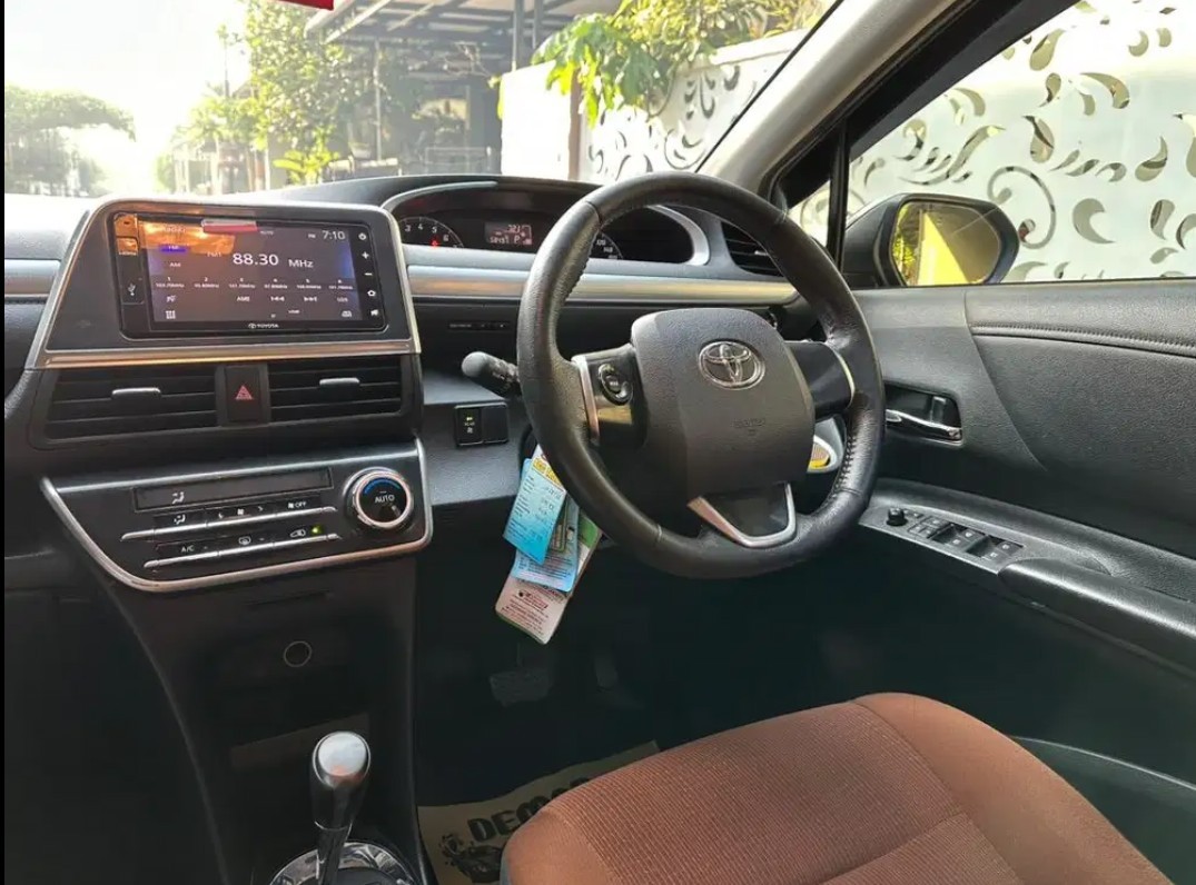 2016 Toyota Sienta 2016 Toyota Sienta