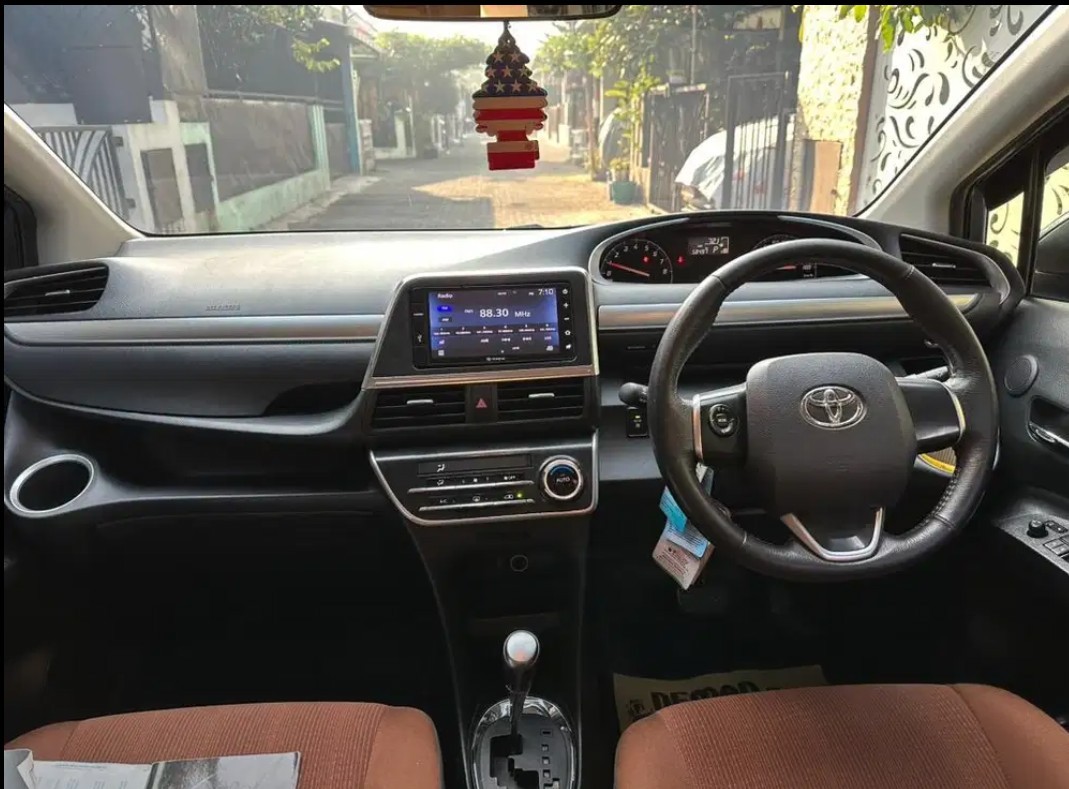 2016 Toyota Sienta 2016 Toyota Sienta