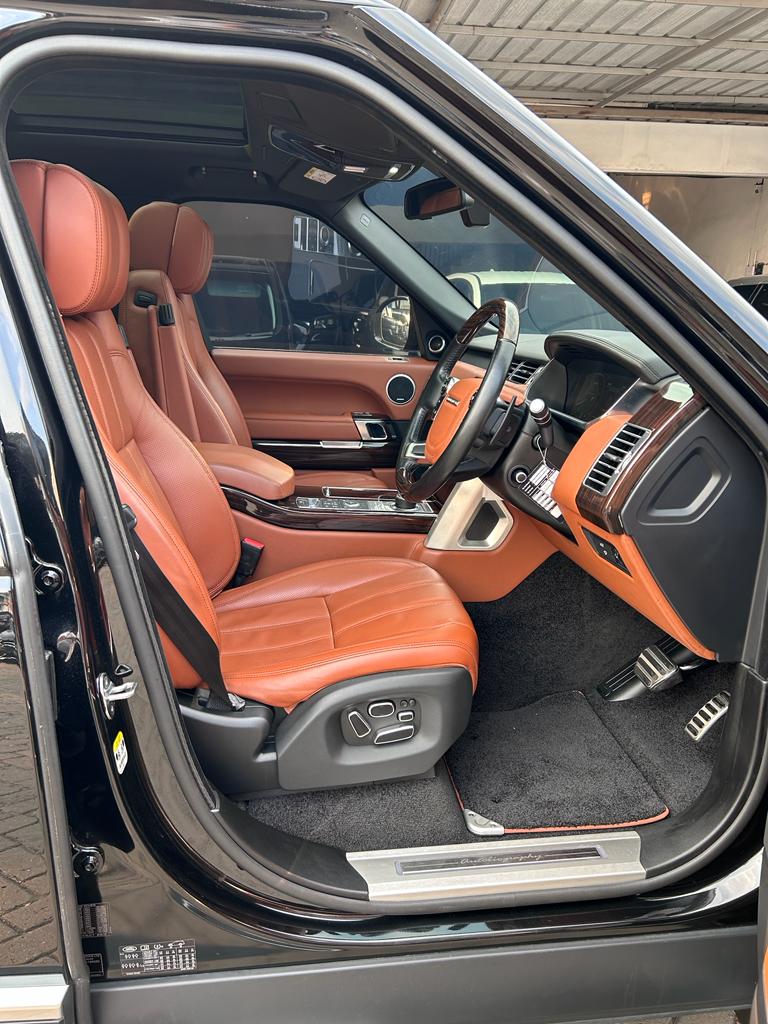 2013 Land Rover Range Rover Vogue 5.0 AUTOBIOGRAPHY AT 2013 Land Rover Range Rover Vogue 5.0 AUTOBIOGRAPHY AT