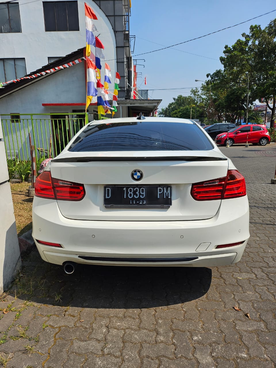 2013 BMW 3 Series Sedan 320i Sport 320i Sport tua
