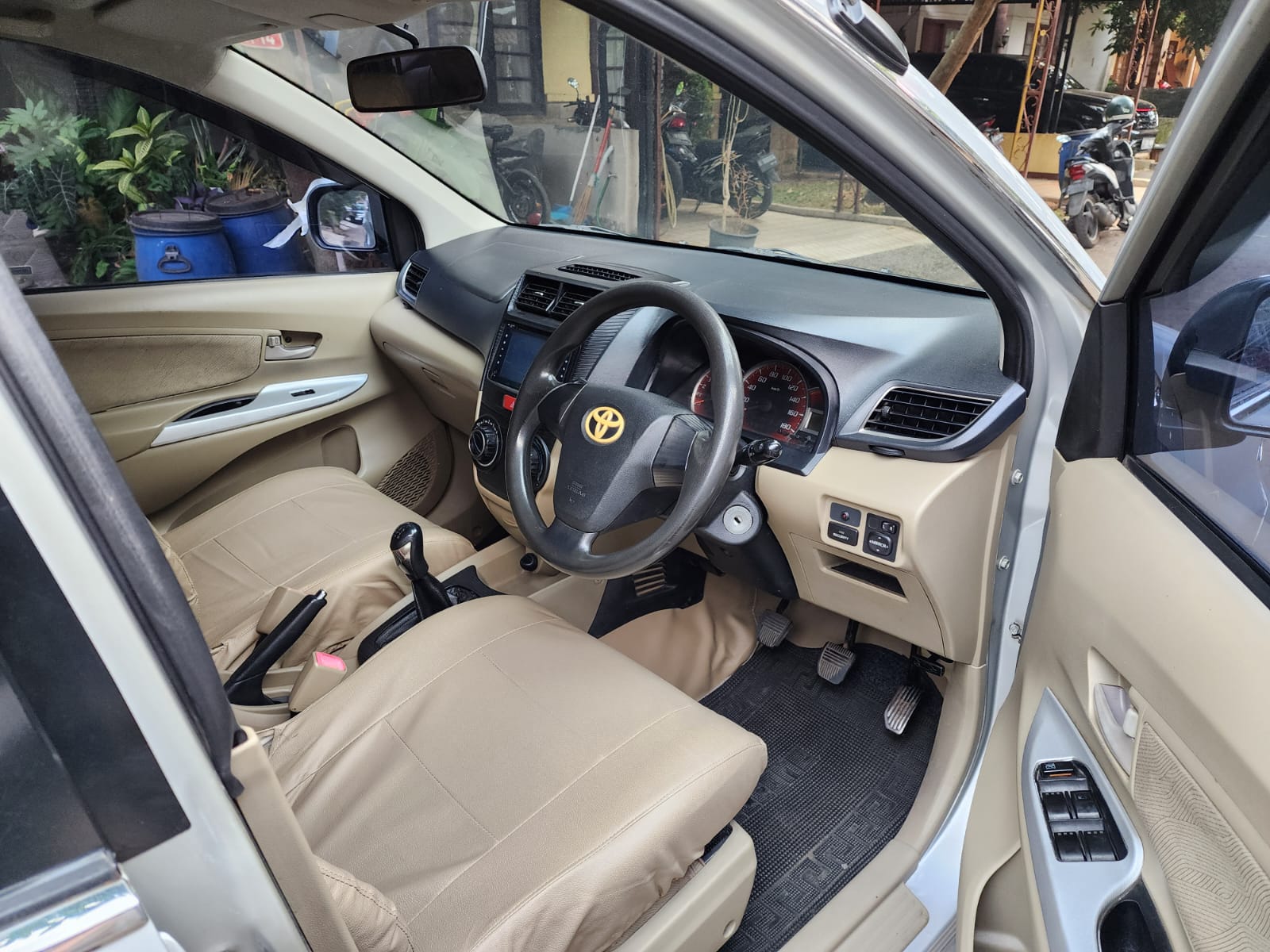 2013 Toyota Avanza 2013 Toyota Avanza