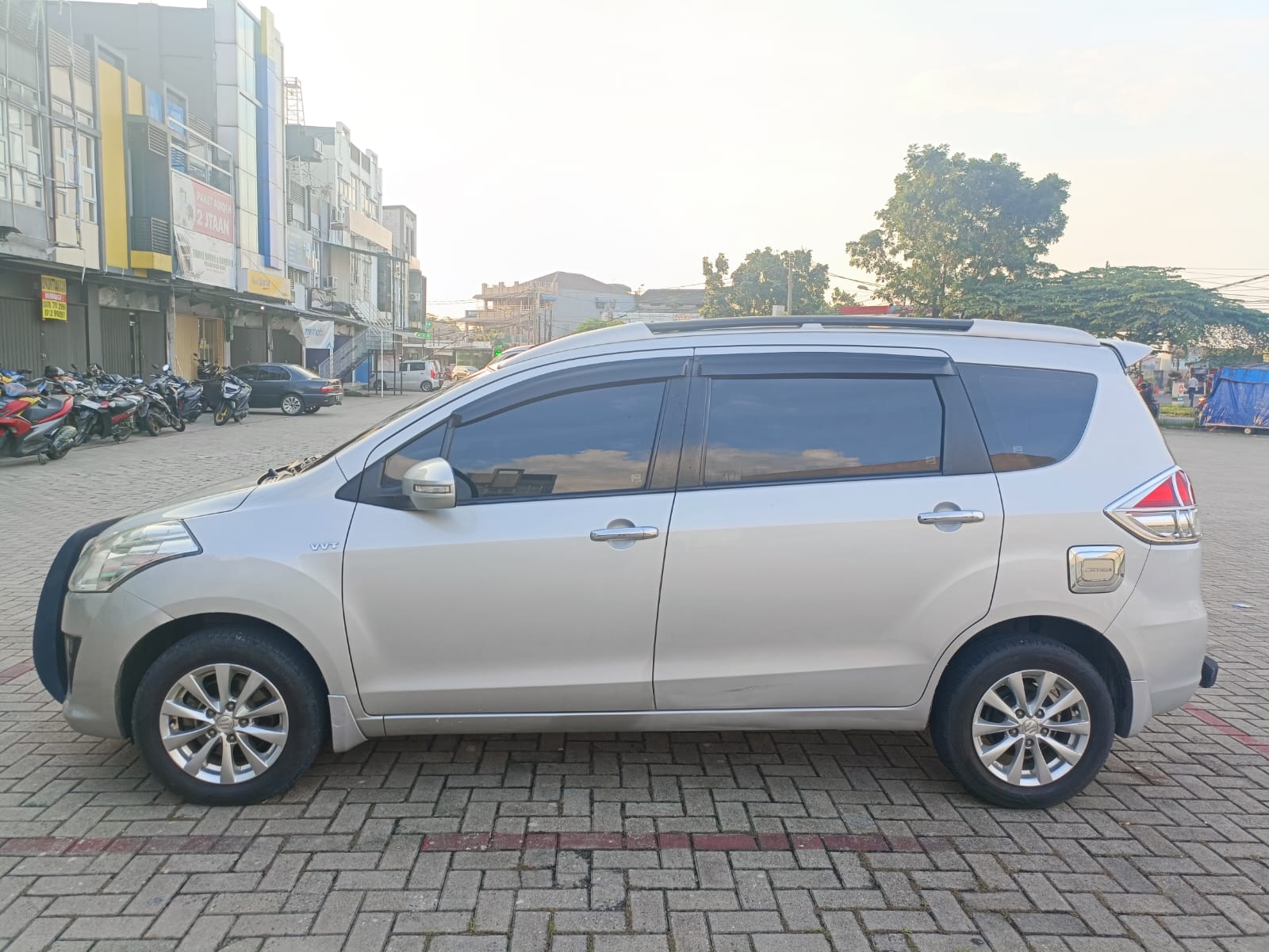 2012 Suzuki Ertiga  2012 Suzuki Ertiga