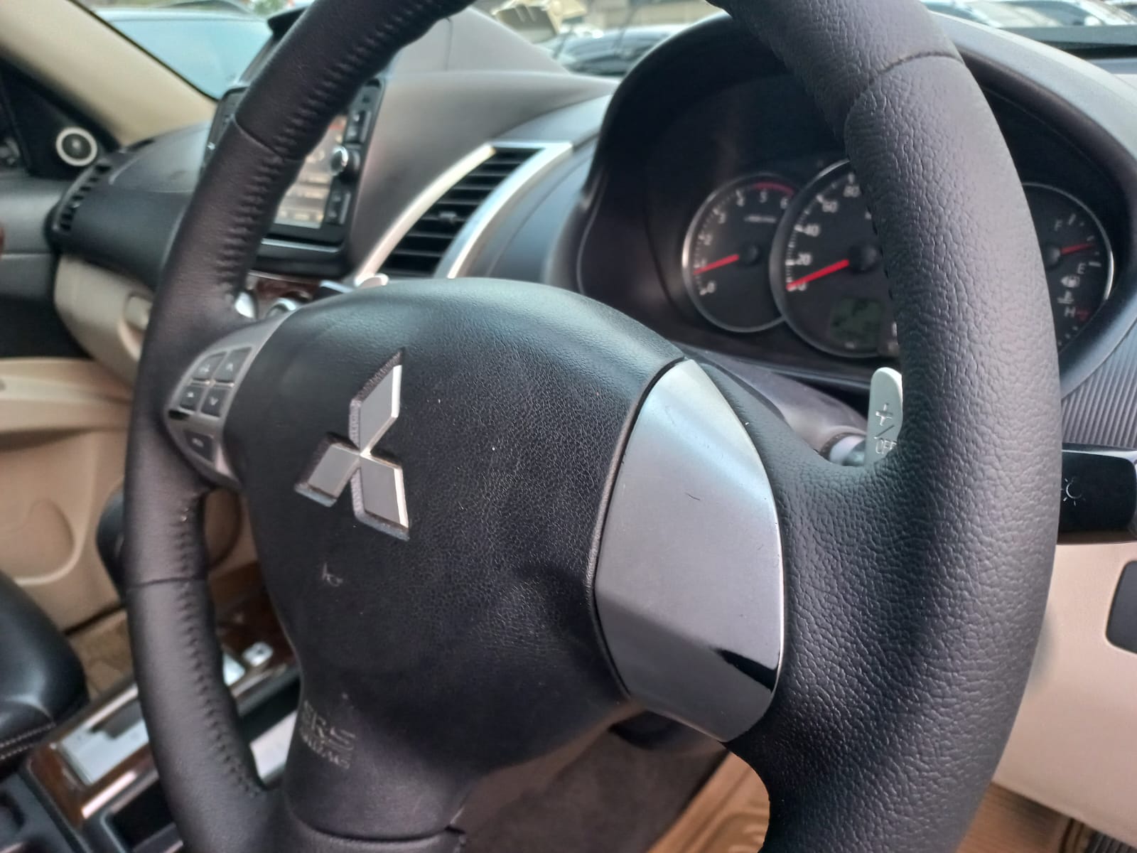 2013 Mitsubishi Pajero 2013 Mitsubishi Pajero