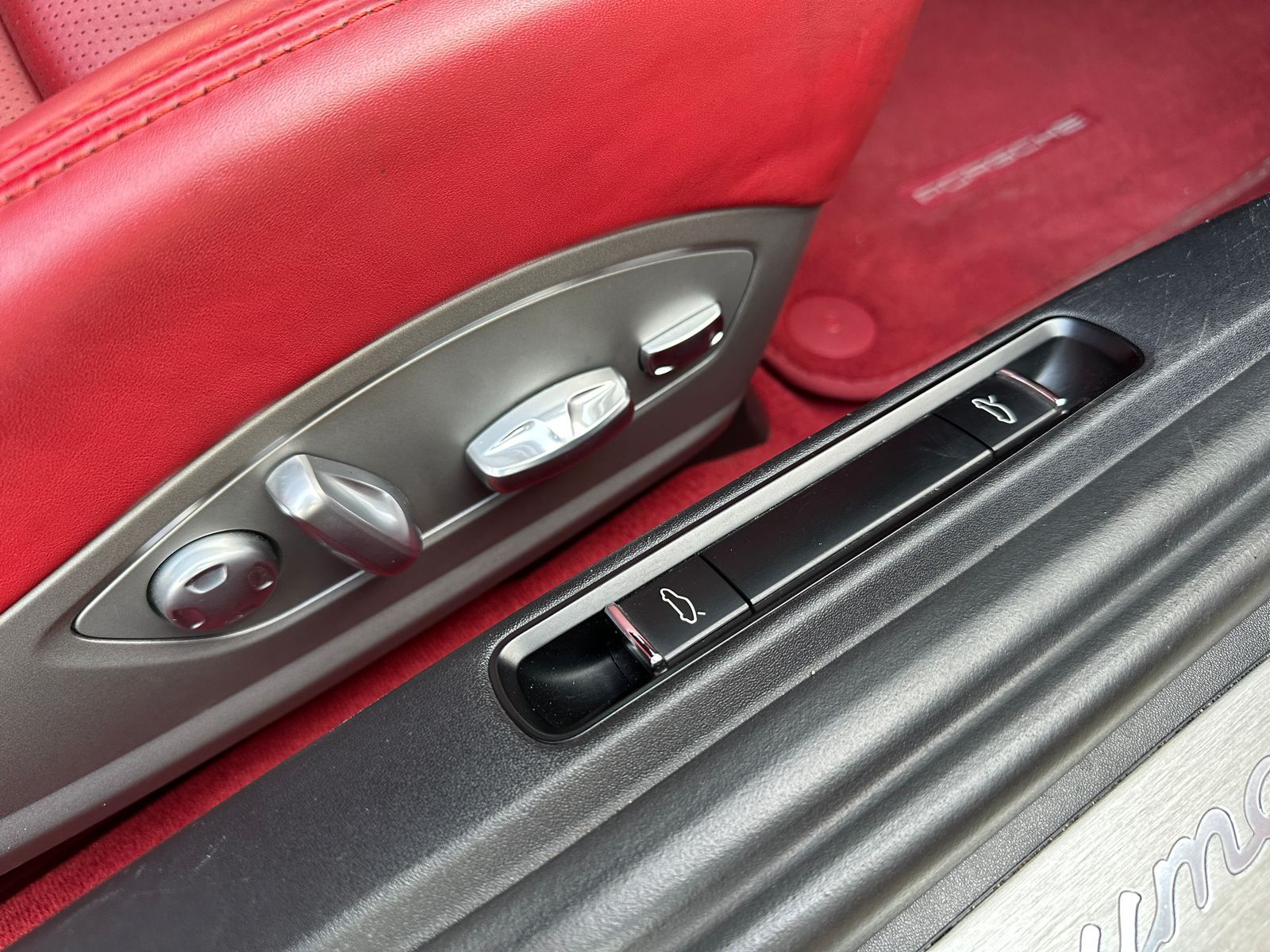 2014 Porsche Cayman 2.7 Coupe 2014 Porsche Cayman 2.7 Coupe