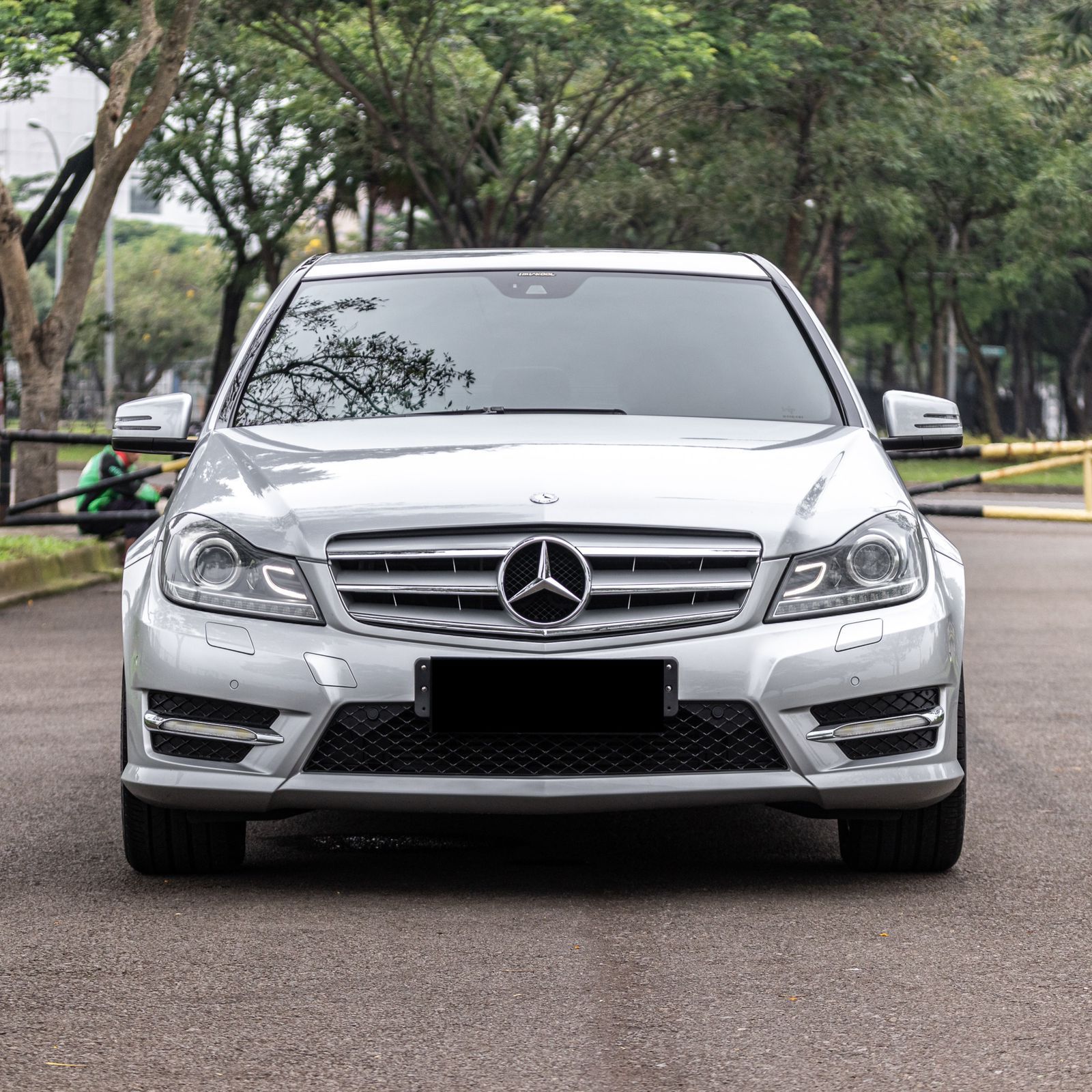 Second Hand 2012 Mercedes Benz C-Class Sedan C 250 AMG Second Hand 2012 Mercedes Benz C-Class Sedan C 250 AMG