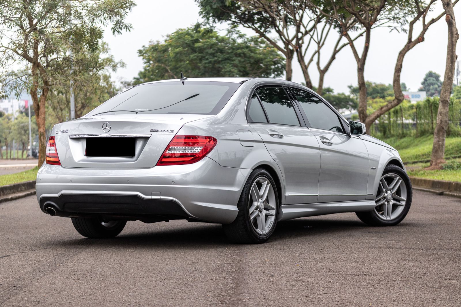 2012 Mercedes Benz C-Class Sedan C 250 AMG 2012 Mercedes Benz C-Class Sedan C 250 AMG