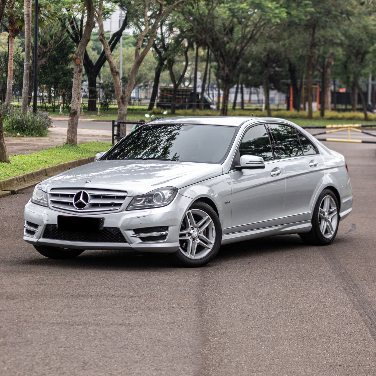 2012 Mercedes Benz C-Class Sedan C 250 AMG 2012 Mercedes Benz C-Class Sedan C 250 AMG