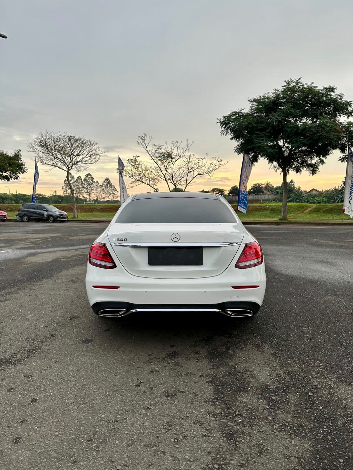 2018 Mercedes Benz E-Class  E 300 AMG Line 2018 Mercedes Benz E-Class  E 300 AMG Line