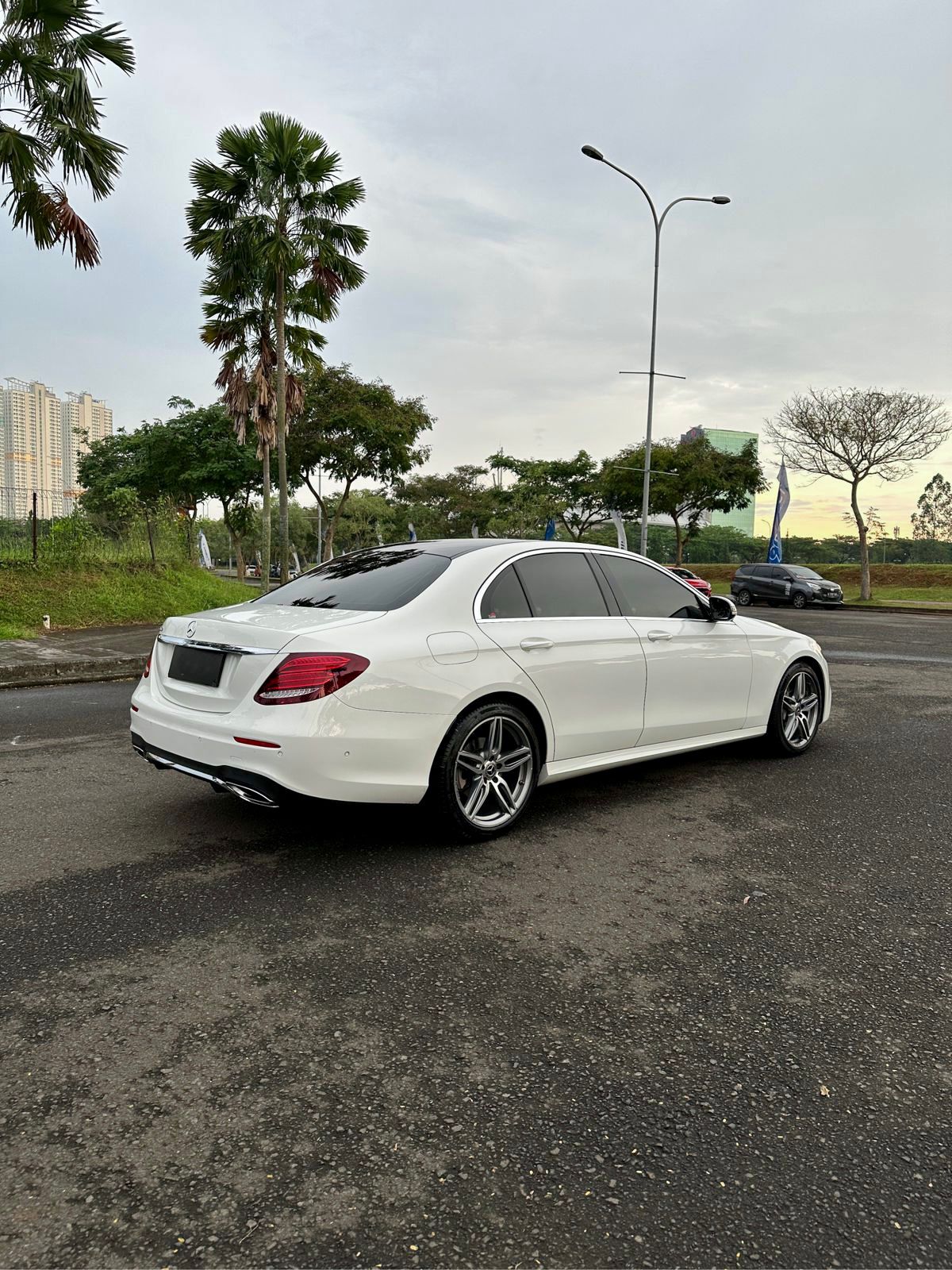 2018 Mercedes Benz E-Class  E 300 AMG Line 2018 Mercedes Benz E-Class  E 300 AMG Line