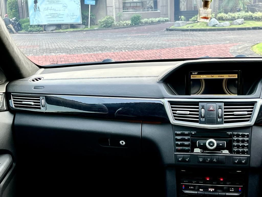 2010 Mercedes Benz E-Class  AMG E 63 S 4MATIC+ 2010 Mercedes Benz E-Class  AMG E 63 S 4MATIC+