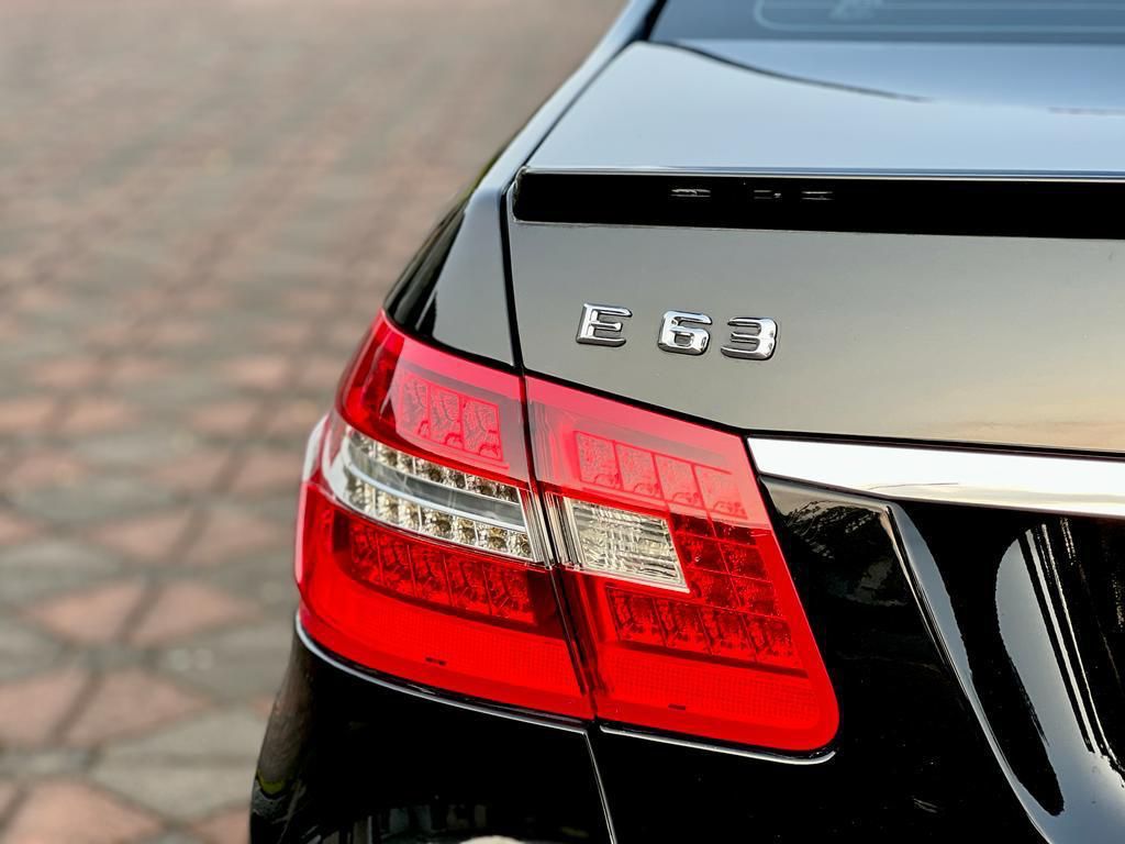2010 Mercedes Benz E-Class  AMG E 63 S 4MATIC+ 2010 Mercedes Benz E-Class  AMG E 63 S 4MATIC+