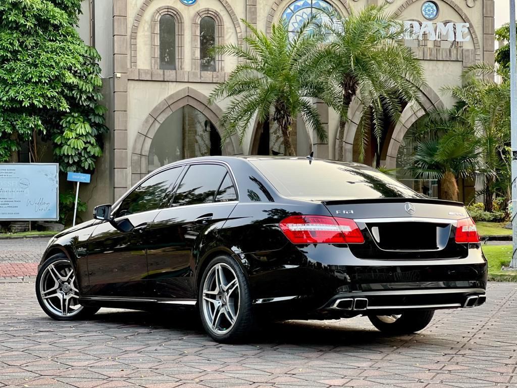 2010 Mercedes Benz E-Class  AMG E 63 S 4MATIC+ 2010 Mercedes Benz E-Class  AMG E 63 S 4MATIC+