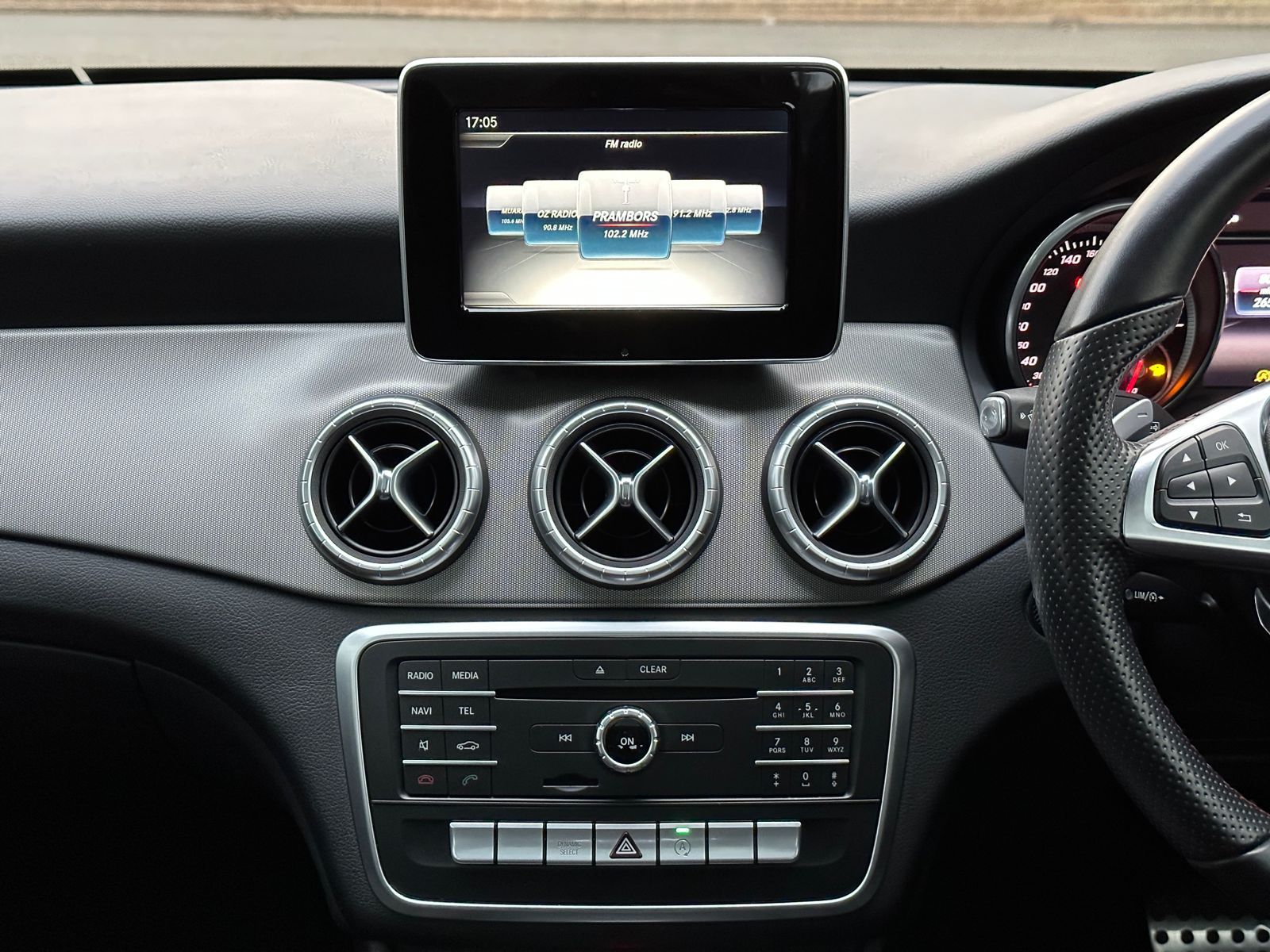 2017 Mercedes Benz CLA-Class  200 AMG Line 2017 Mercedes Benz CLA-Class  200 AMG Line