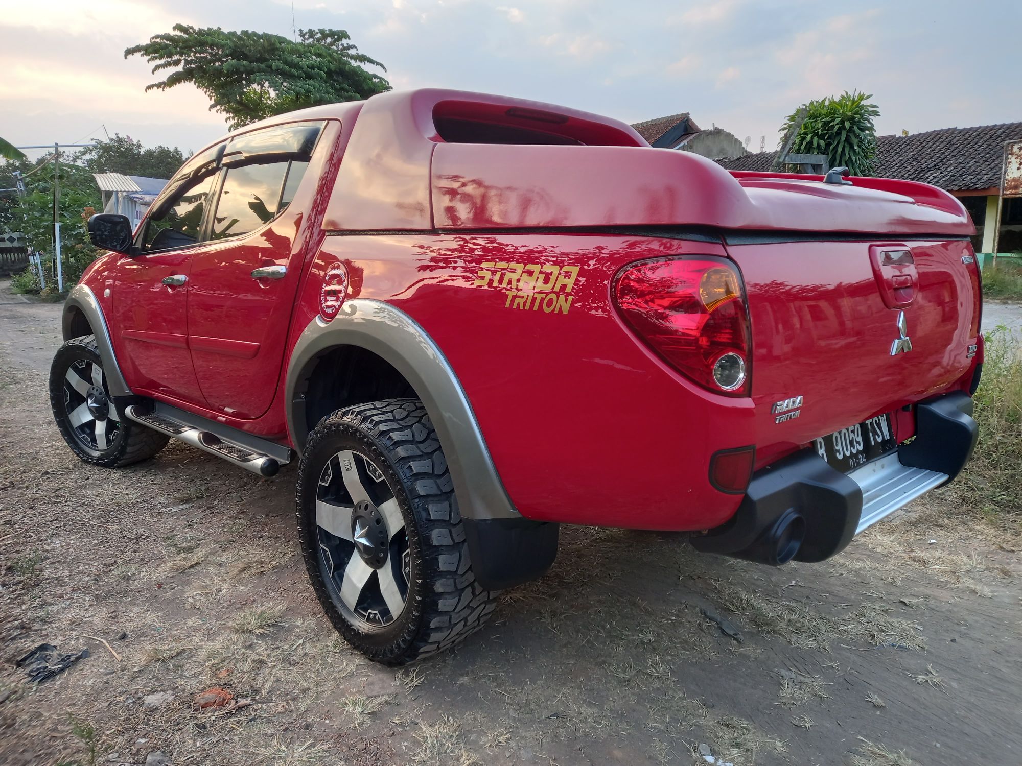 2013 Mitsubishi Strada Triton 2013 Mitsubishi Strada Triton