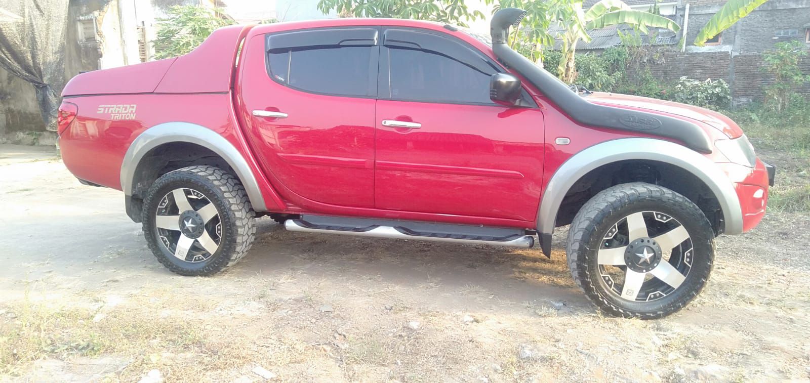 2013 Mitsubishi Strada Triton 2013 Mitsubishi Strada Triton