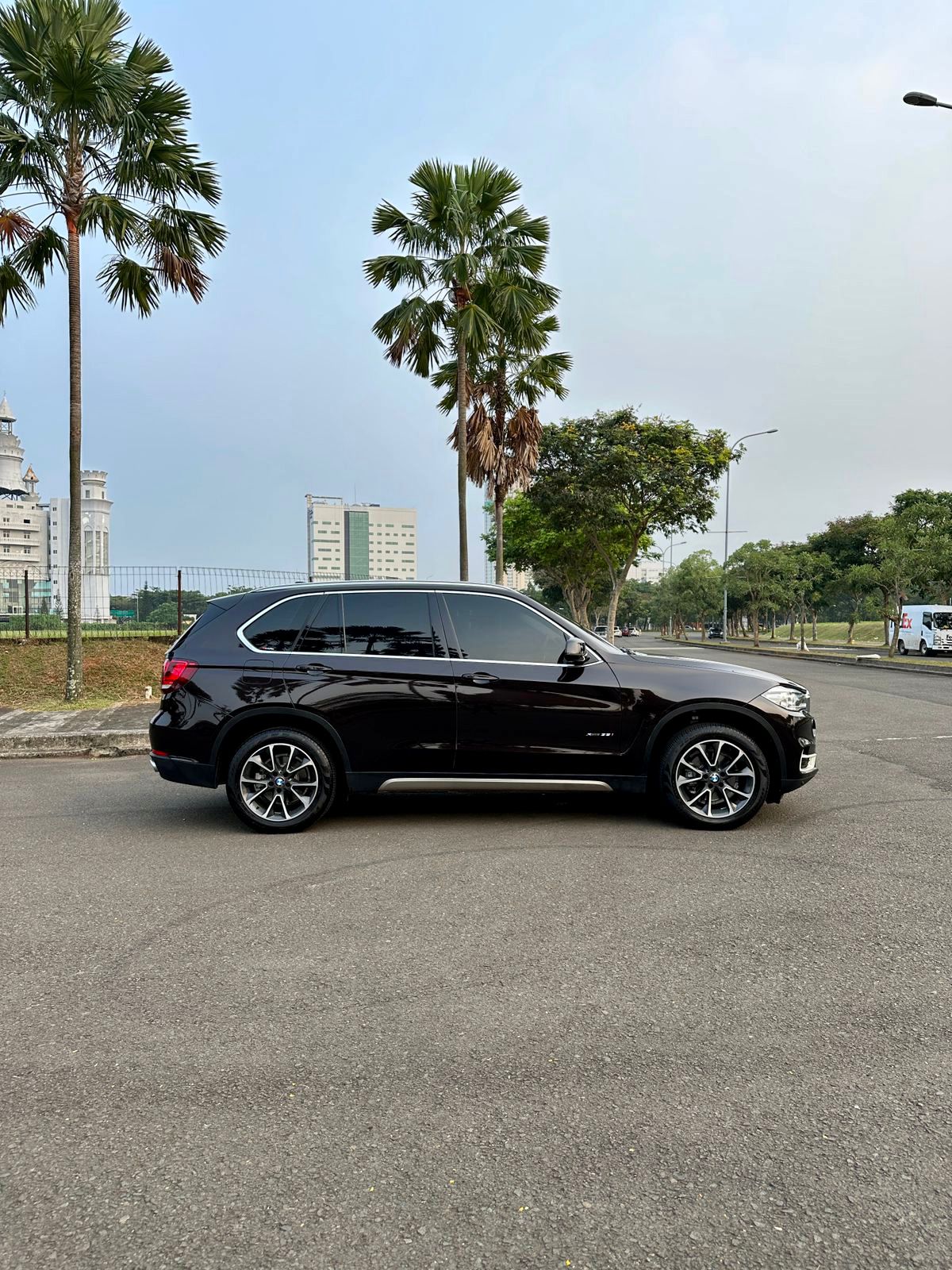 2015 BMW X5 3.0L AT BENSIN 2015 BMW X5 3.0L AT BENSIN