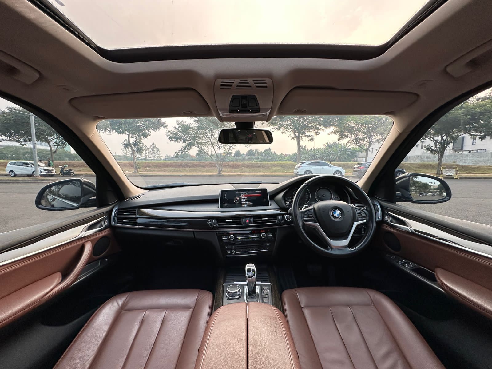 2015 BMW X5 3.0L AT BENSIN 2015 BMW X5 3.0L AT BENSIN