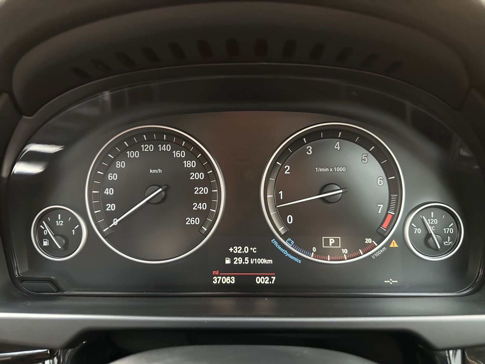 2015 BMW X5 3.0L AT BENSIN 2015 BMW X5 3.0L AT BENSIN