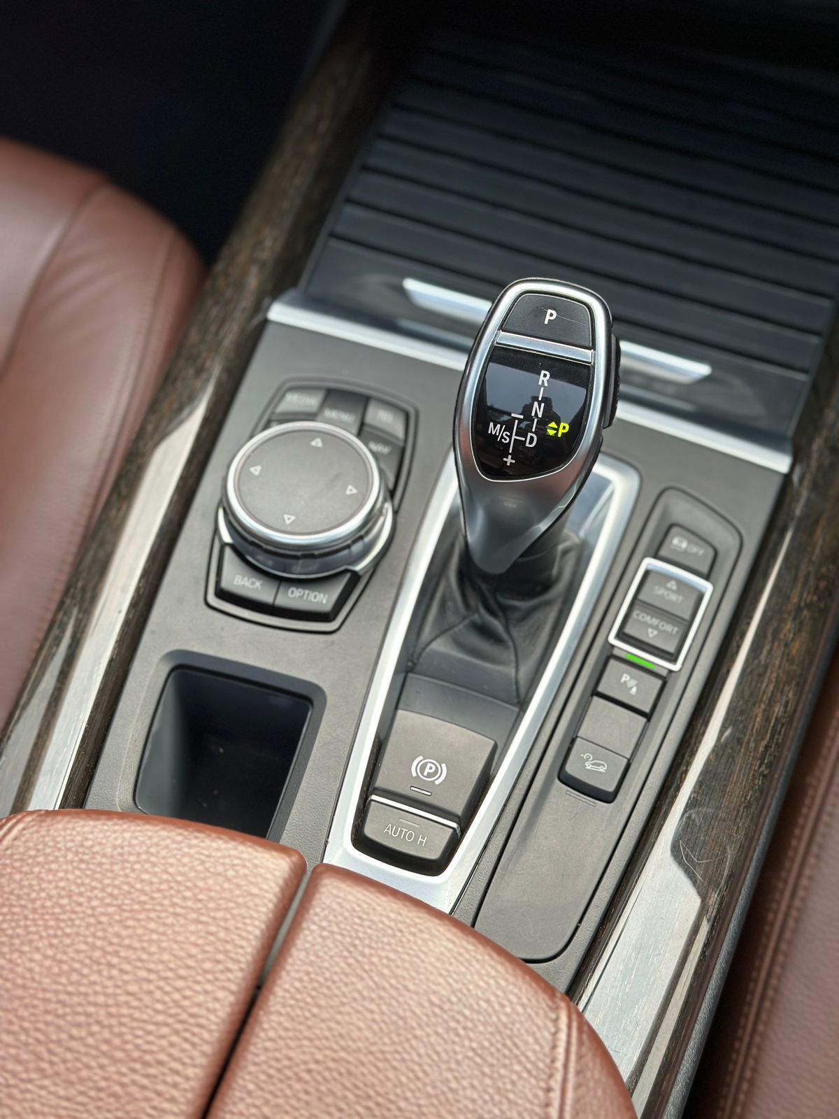 2015 BMW X5 3.0L AT BENSIN 2015 BMW X5 3.0L AT BENSIN